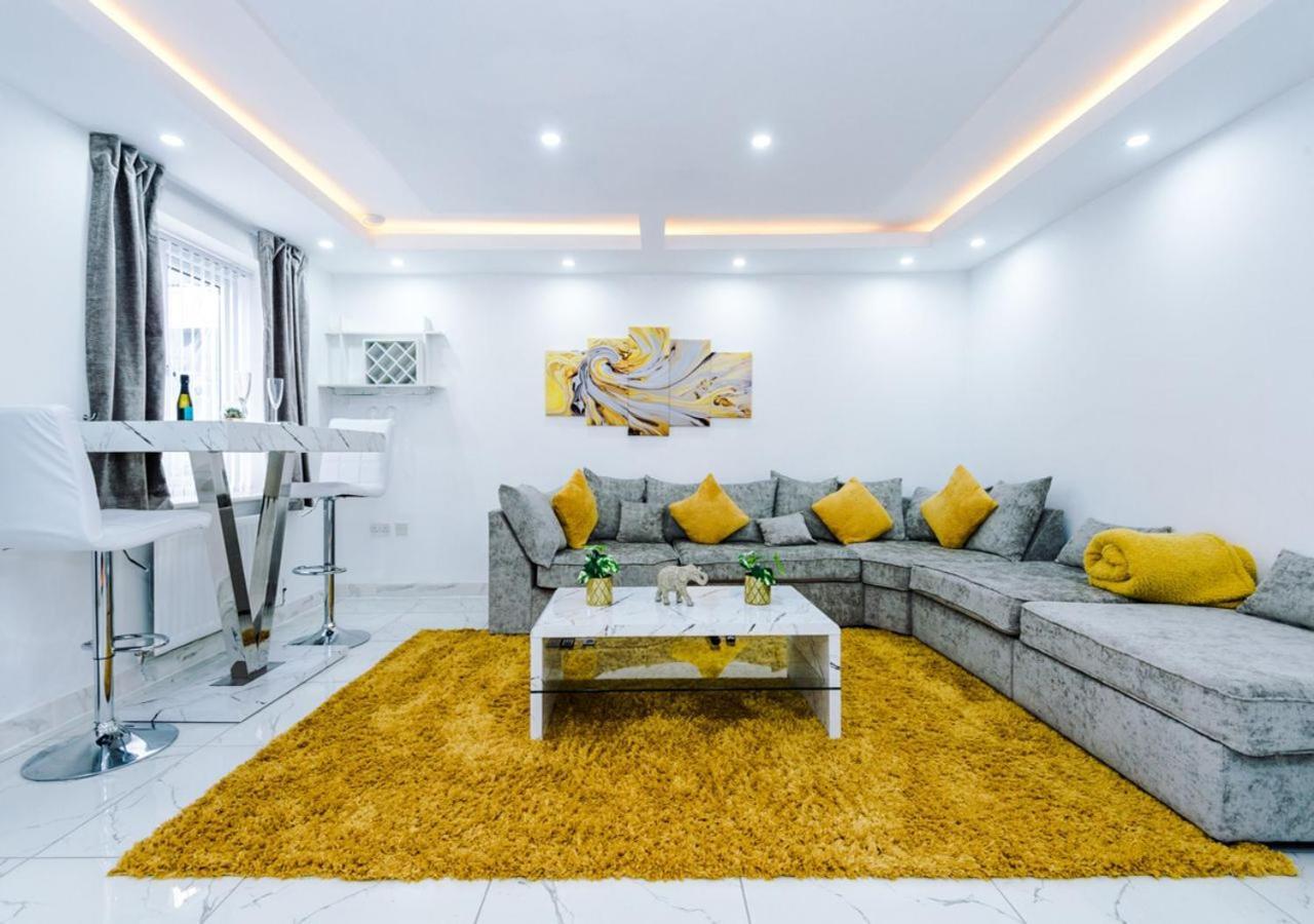Luxury 3 Bedroom House Close To Manchester Center מראה חיצוני תמונה